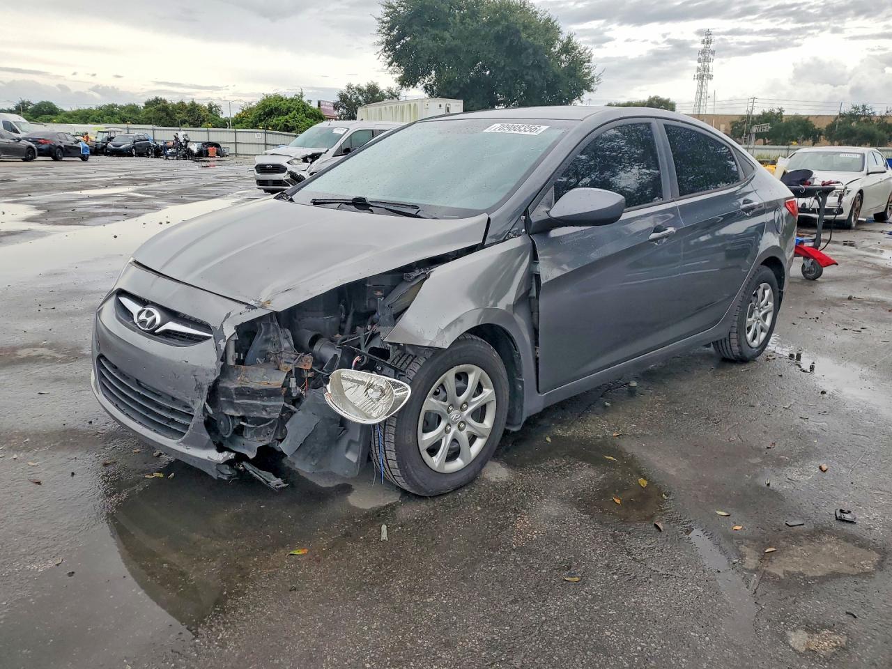 2013 HYUNDAI ACCENT GLS, GS — Front 3/4