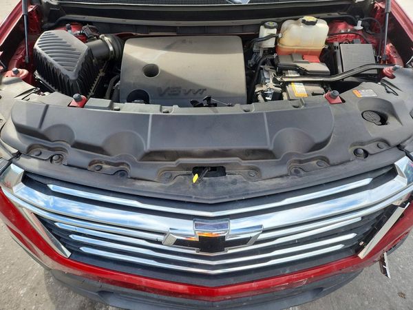 2022 CHEVROLET TRAVERSE LT — Engine bay