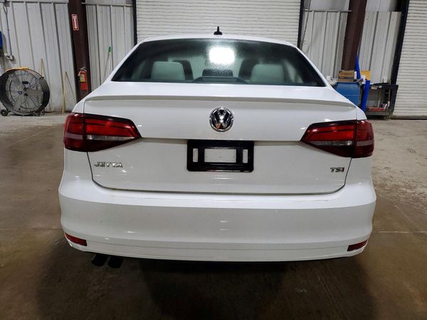 2017 VOLKSWAGEN JETTA Sport — DIRR