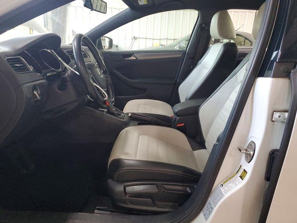 2017 VOLKSWAGEN JETTA Sport — DENT
