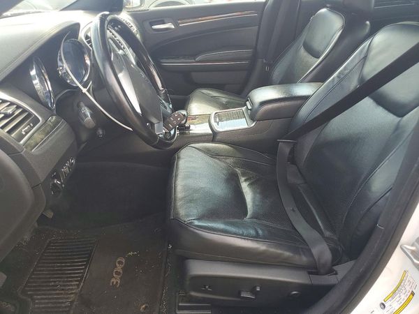2012 CHRYSLER 300 Limited — DENT