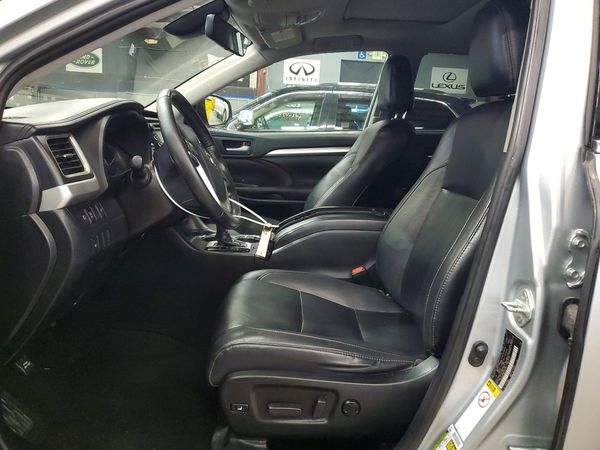 2019 TOYOTA HIGHLANDER SE/XLE — DENT