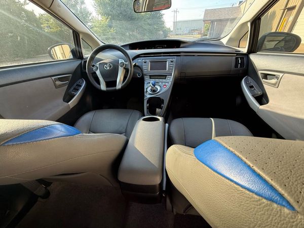 2012 TOYOTA PRIUS