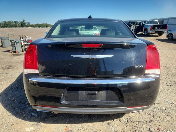 2015 CHRYSLER 300 Limited — DIRR