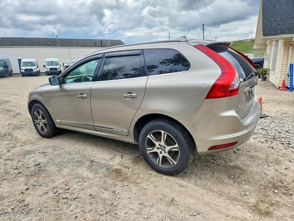 2015 VOLVO XC60 Premier+ (non R design) — DSRA