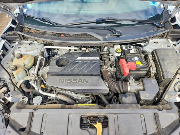2023 NISSAN ROGUE SV — Engine bay