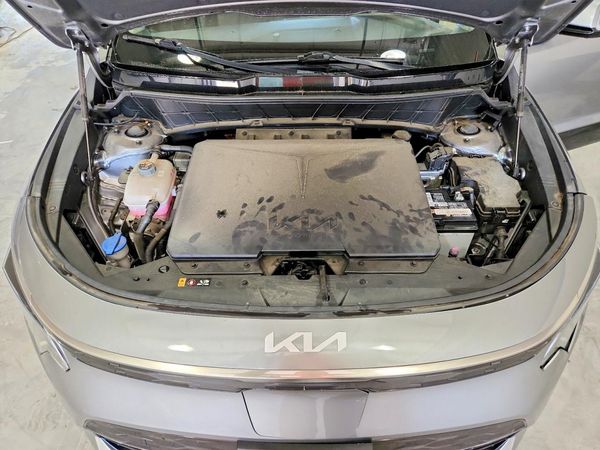 2023 KIA NIRO Wind — Engine bay