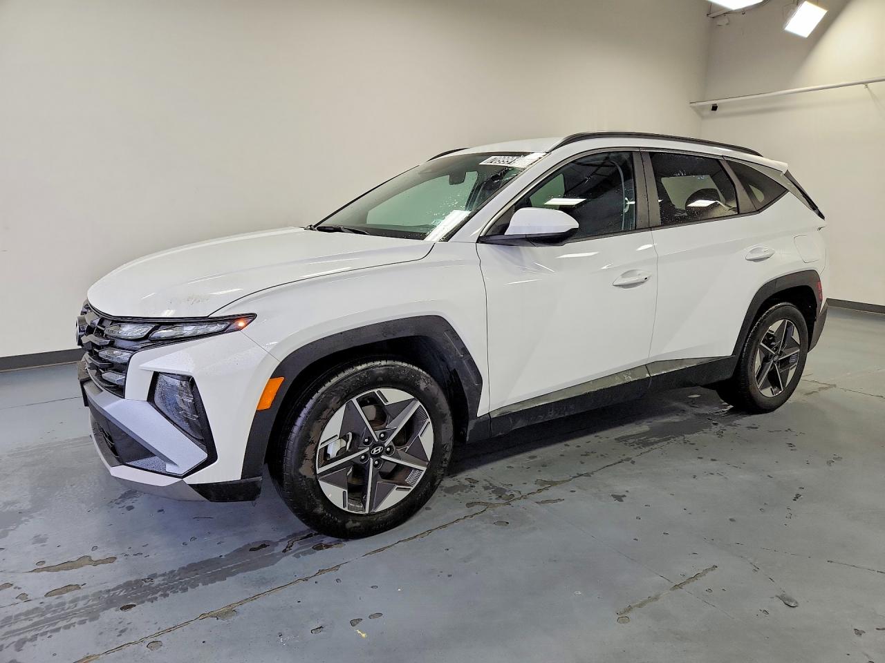 2026 HYUNDAI TUCSON SEL, SEL Plus — Front 3/4