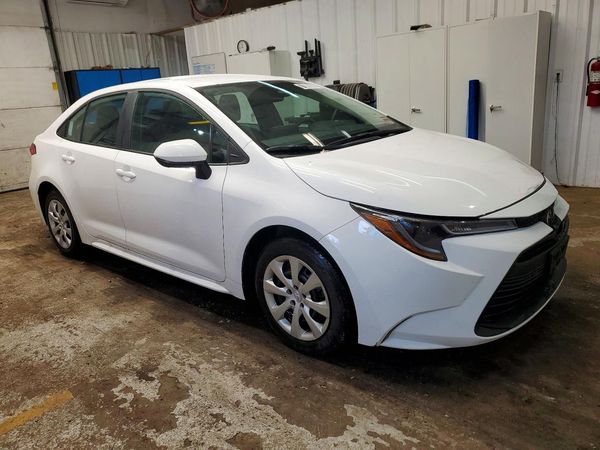 2026 TOYOTA COROLLA LE — Passenger 3/4