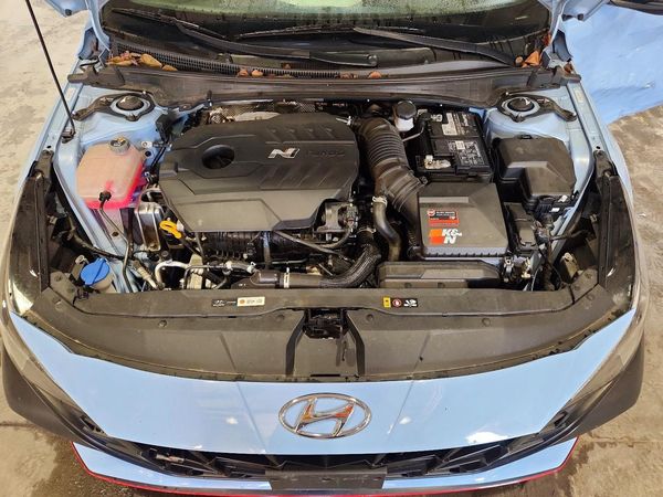 2022 HYUNDAI ELANTRA — Engine bay