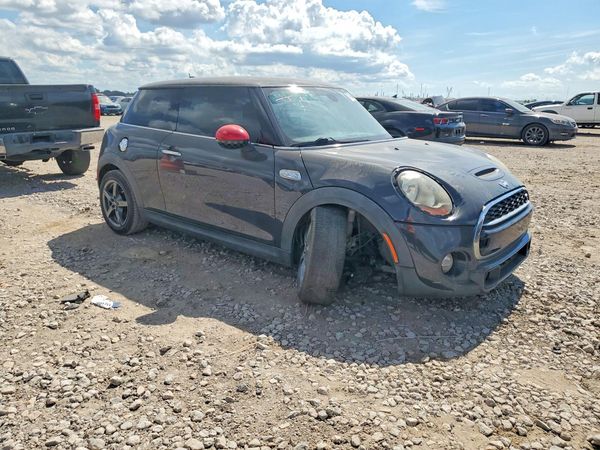 2015 MINI COOPER — Passenger 3/4