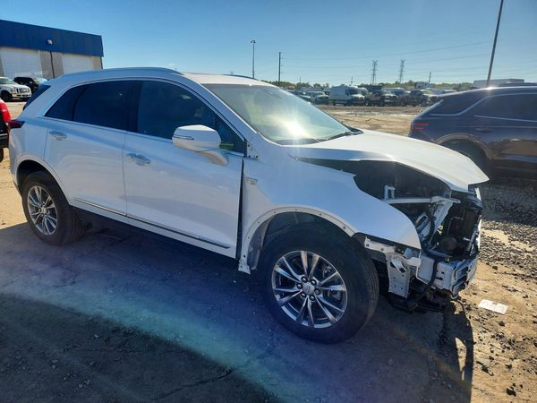 2023 CADILLAC XT5 Premium Luxury — Passenger 3/4