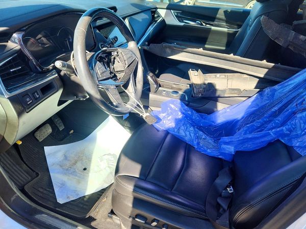 2023 CADILLAC XT5 Premium Luxury — DENT