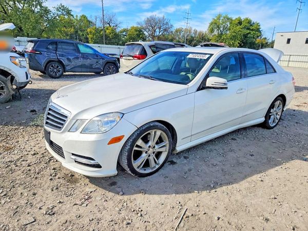 2013 MERCEDES-BENZ E-CLASS E350 — Front 3/4
