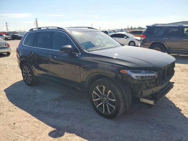 2016 VOLVO XC90 SV42 Momentum — Passenger 3/4