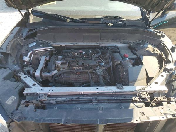 2016 VOLVO XC90 SV42 Momentum — Engine bay