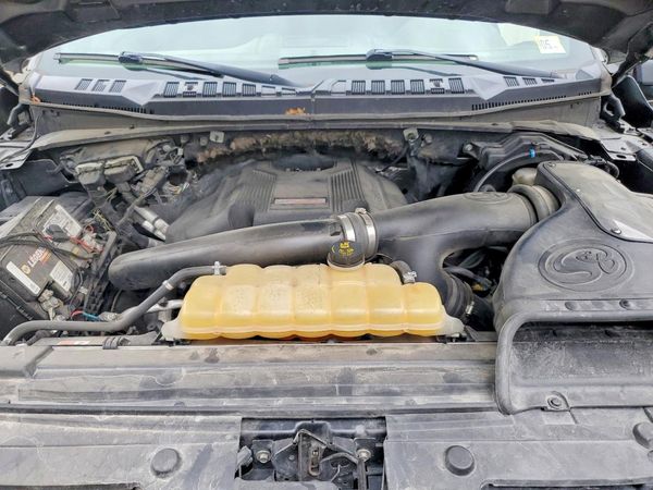 2018 FORD F150 Super Crew - Raptor — Engine bay