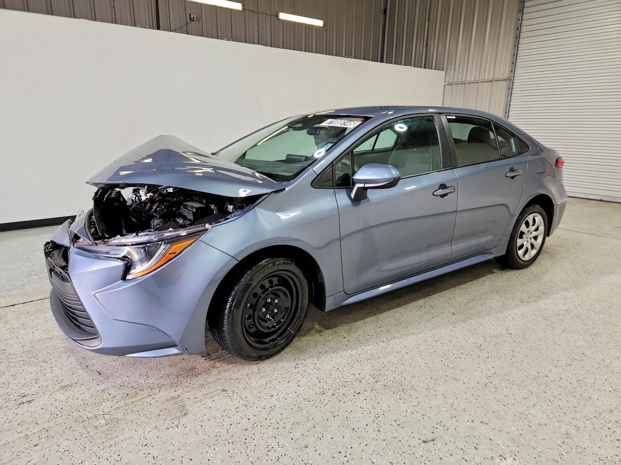 2025 TOYOTA COROLLA LE — Front 3/4