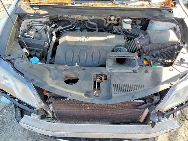 2014 ACURA RDX Technology Package — Engine bay