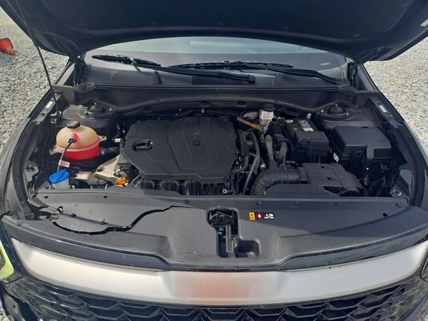 2023 KIA SPORTAGE EX — Engine bay