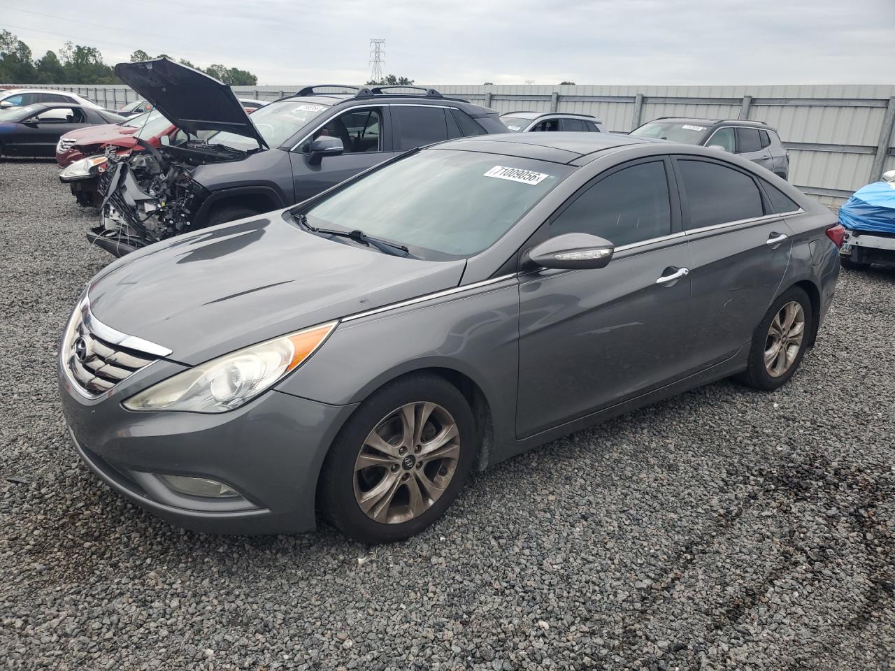 2013 HYUNDAI SONATA — Front 3/4