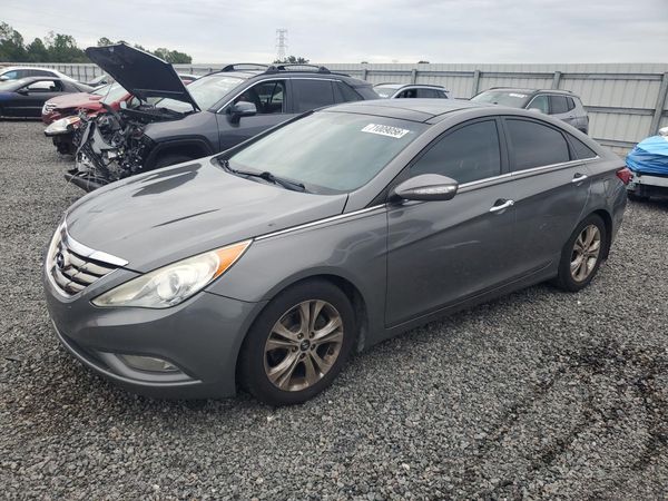 2013 HYUNDAI SONATA — DSFA — Front 3/4