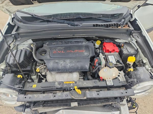 2018 JEEP RENEGADE — Engine bay