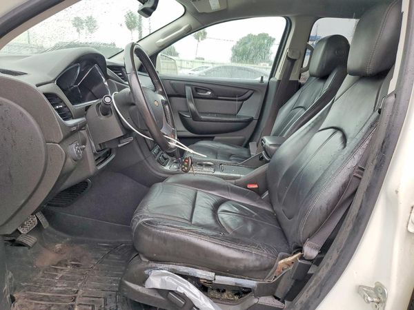 2015 CHEVROLET TRAVERSE 2LT — DENT