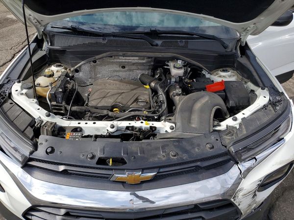 2021 CHEVROLET TRAILBLAZE LS — Engine bay