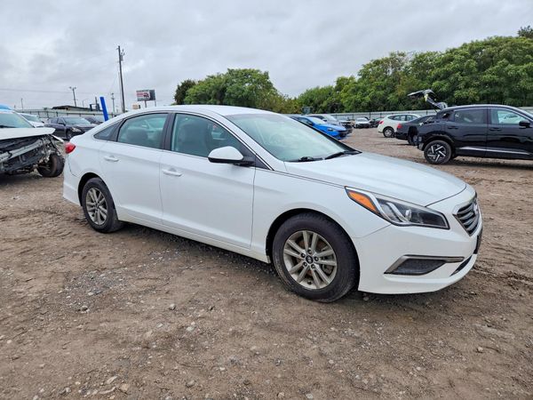 2017 HYUNDAI SONATA SE, Eco — Passenger 3/4