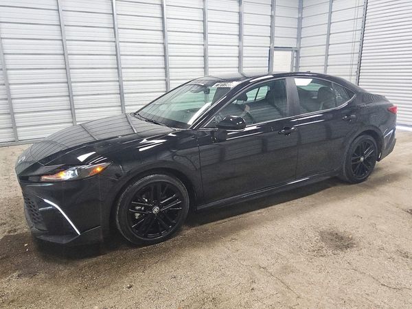 2026 TOYOTA CAMRY — Front 3/4