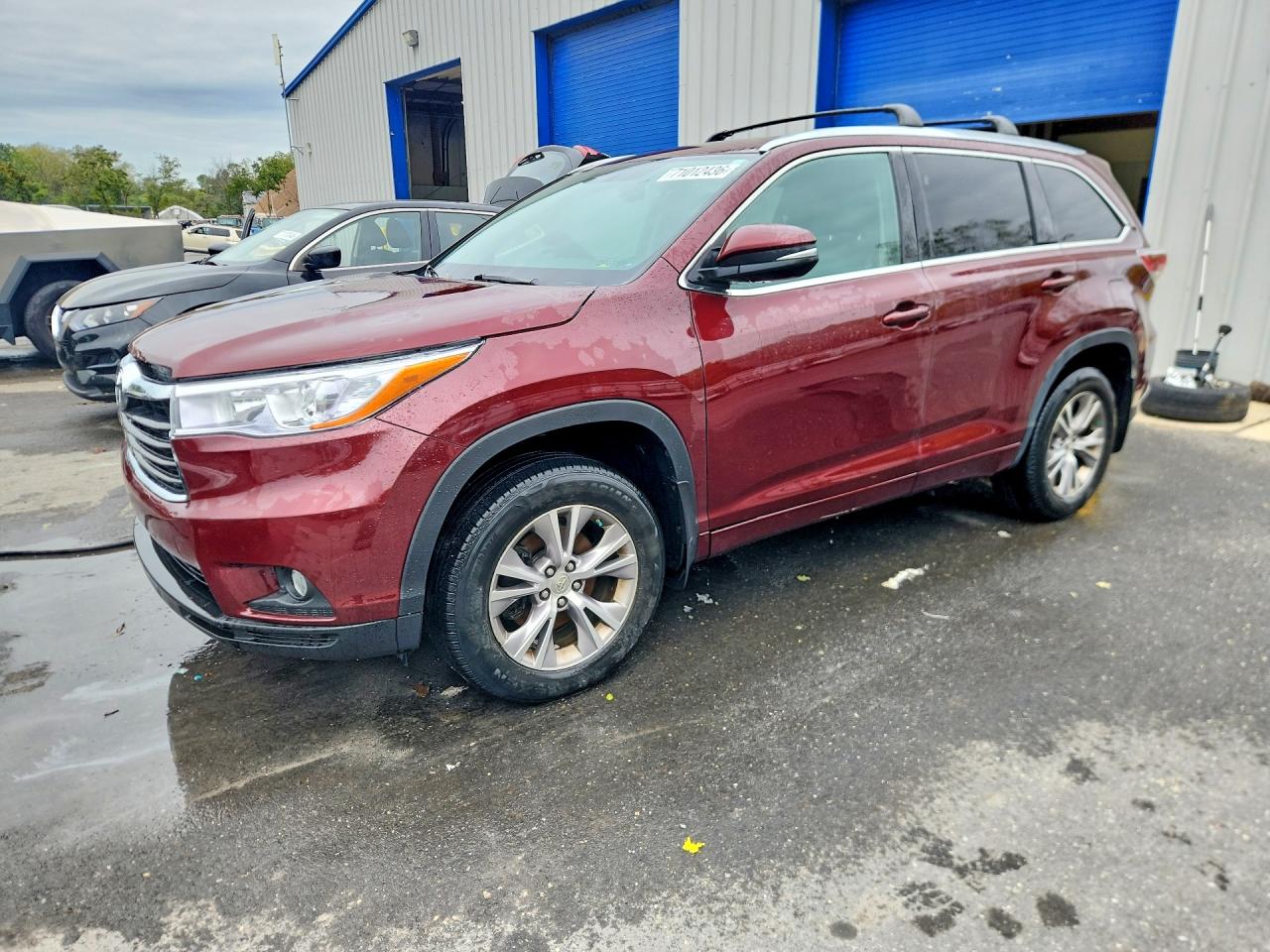 2015 TOYOTA HIGHLANDER Base/Hybrid — Front 3/4