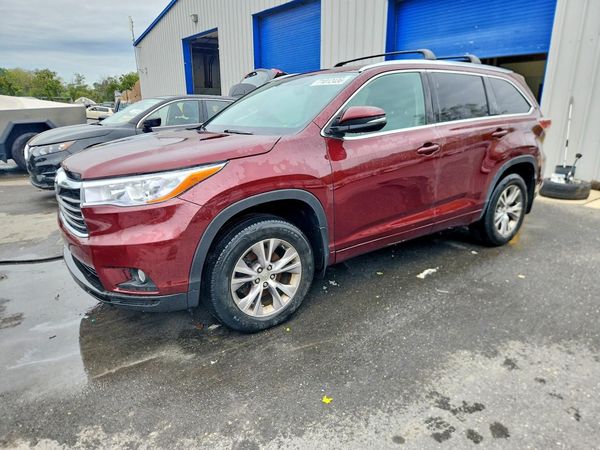 2015 TOYOTA HIGHLANDER Base/Hybrid — Front 3/4