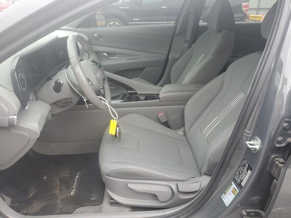 2024 HYUNDAI ELANTRA SEL w/ Convenience Pkg