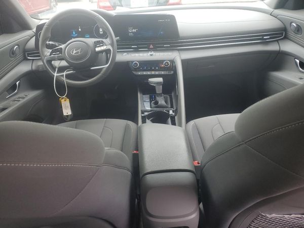 2024 HYUNDAI ELANTRA SEL w/ Convenience Pkg