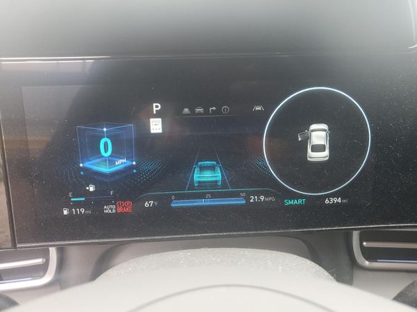 2024 HYUNDAI ELANTRA SEL w/ Convenience Pkg