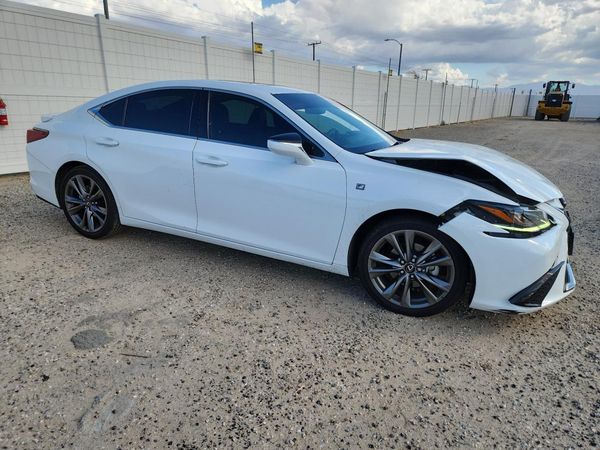 2019 LEXUS ES 350 — Passenger 3/4