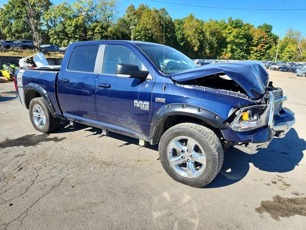 2019 RAM 1500 CLASSIC SLT — Passenger 3/4