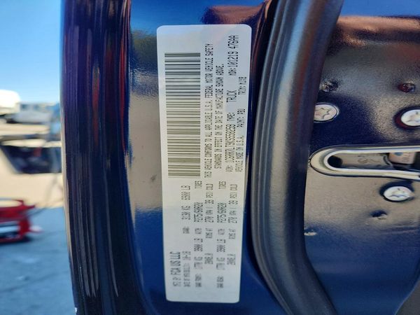 2019 RAM 1500 CLASSIC SLT — VINS