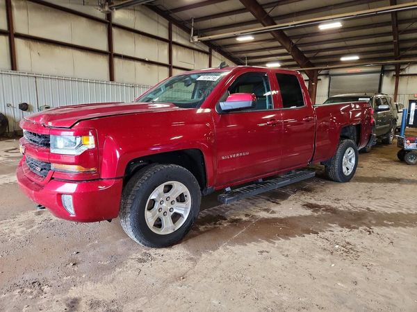 2018 CHEVROLET SILVERADO LT — Front 3/4