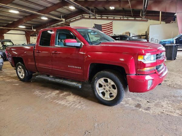 2018 CHEVROLET SILVERADO LT — Passenger 3/4
