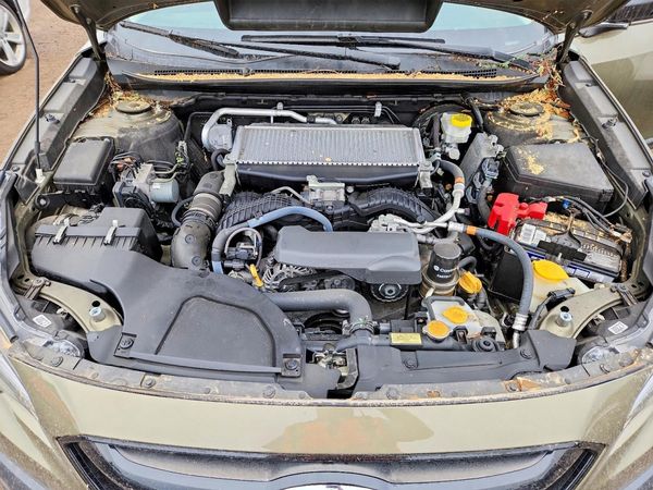 2021 SUBARU OUTBACK — Engine bay