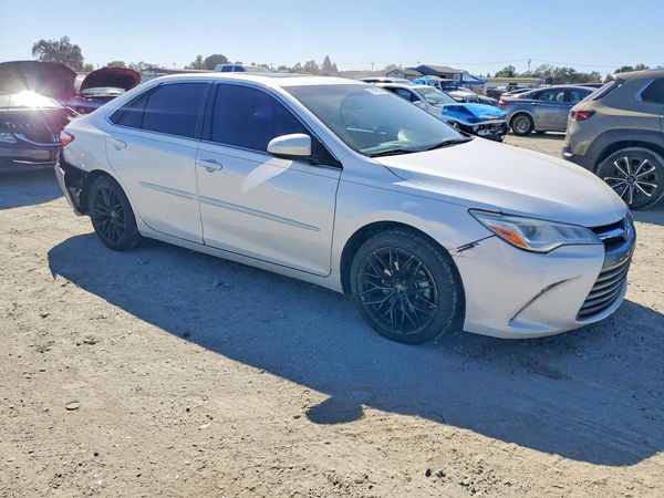 2017 TOYOTA CAMRY XLE/XSE — Passenger 3/4