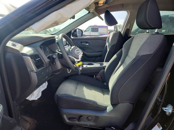 2021 NISSAN ROGUE SV — DENT