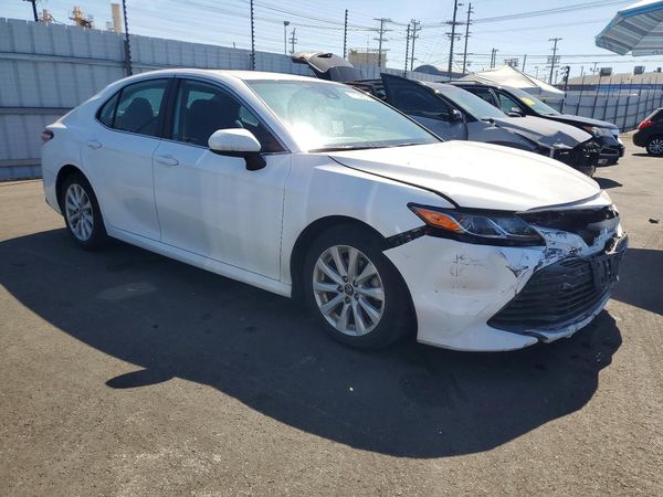2019 TOYOTA CAMRY L/LE/SE/XLE — Passenger 3/4