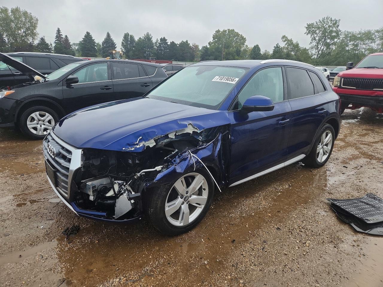 2018 AUDI Q5 quattro Premium — Front 3/4
