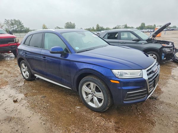 2018 AUDI Q5 quattro Premium — Passenger 3/4