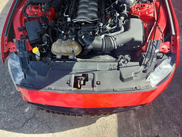 2019 FORD MUSTANG GT Coupe — Engine bay