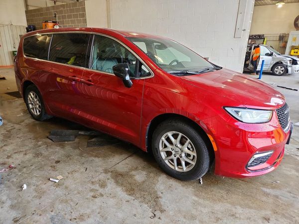 2025 CHRYSLER PACIFICA Select — Passenger 3/4