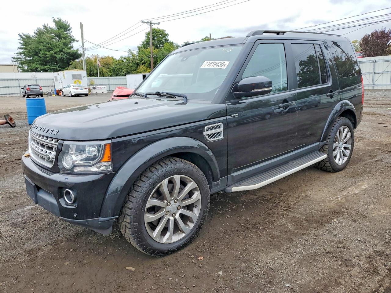 2016 LAND ROVER LR4 HSE Lux — Front 3/4